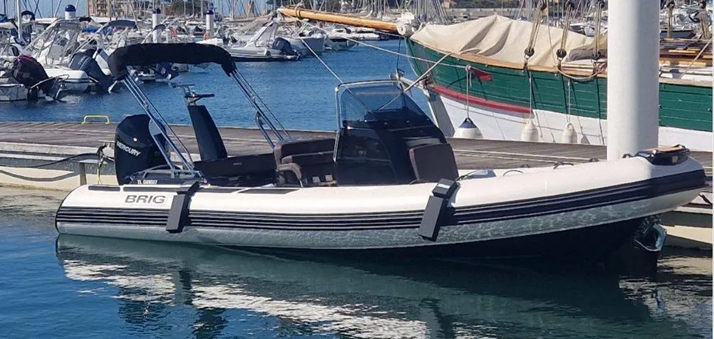 A vendre semi-rigide Eagle 6.7 Brig Bandol