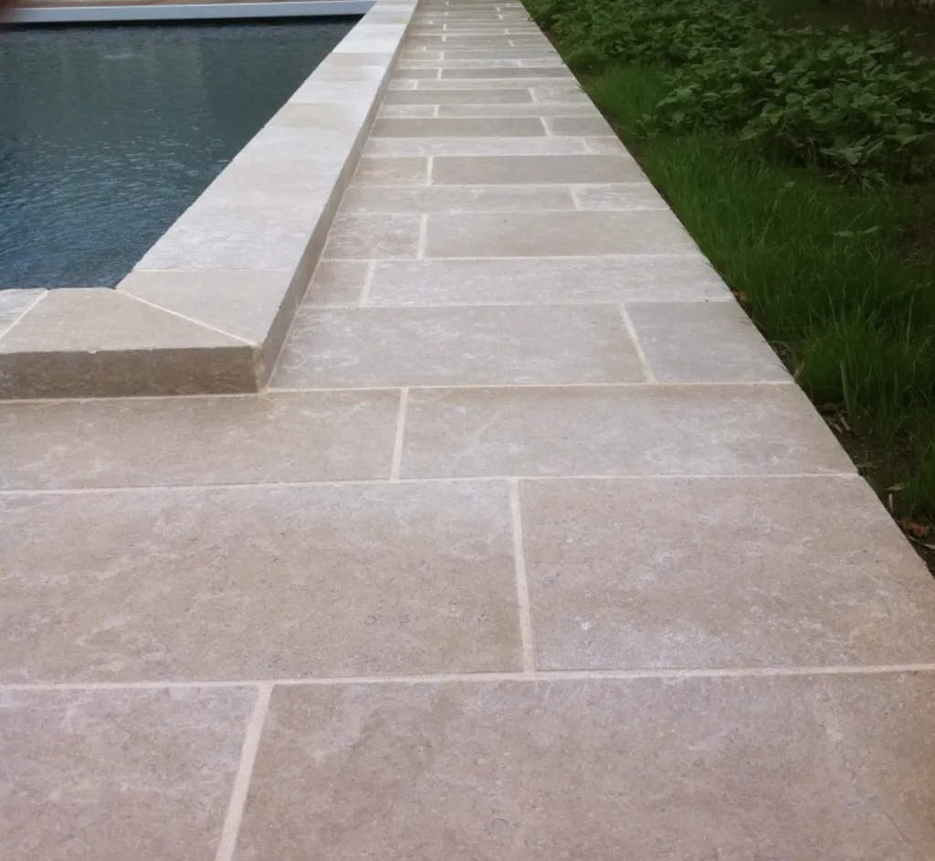 Cèdre Gray – Marbre naturel beige et crème pour sols et dallages intérieurs et extérieurs