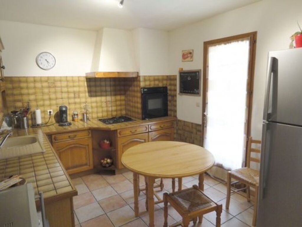 Vente maison Roquefort la Bédoule proche commodités sur 610m² de terrain avec piscine