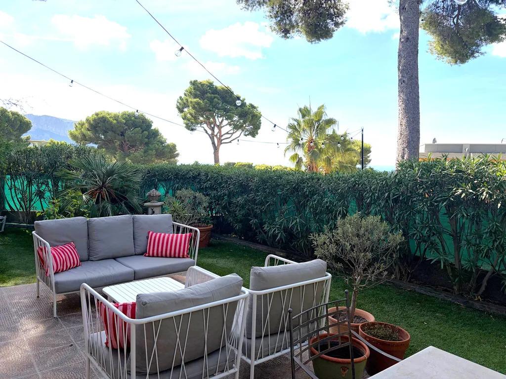 Vente appartement T4 Cassis  en duplex avec jardin privatif et garage au sein d'une copropriété sécurisée et arborée