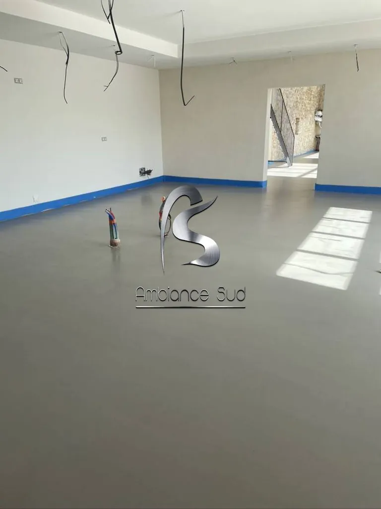 Tarif pose de béton ciré à Fréjus Var 83