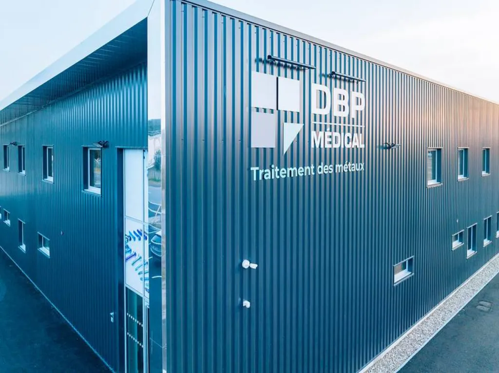 Atelier de traitement des dispositifs médicaux