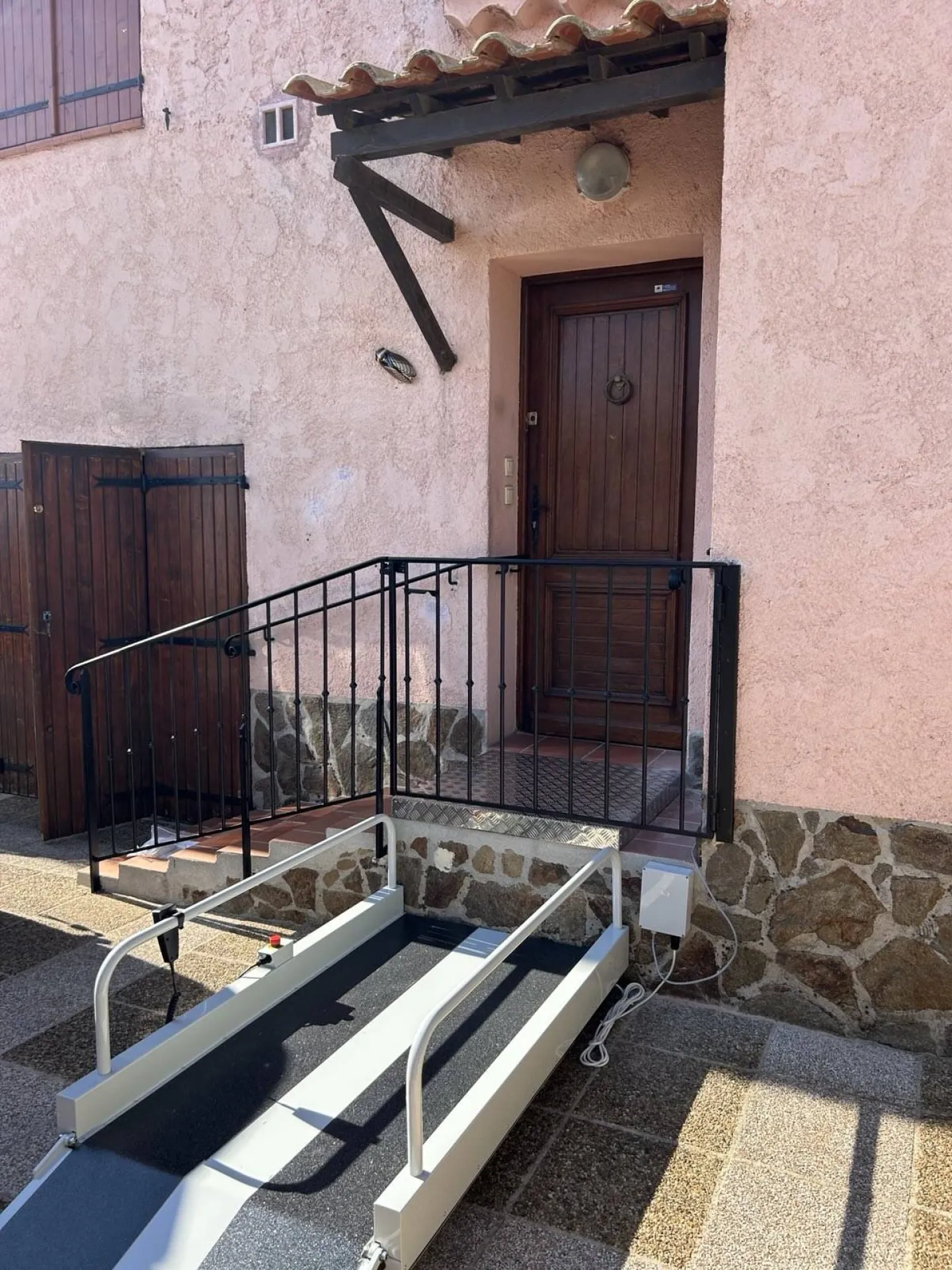 Installation achevée pour l'élévateur Liftboy à la Seyne près de Toulon Installation achevée pour l'élévateur Liftboy à la Seyne près de Toulon