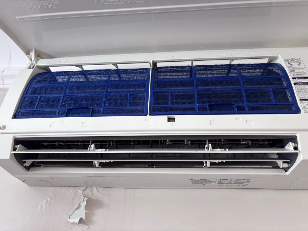 Entretien climatisation Mitsubishi complet a Paris 