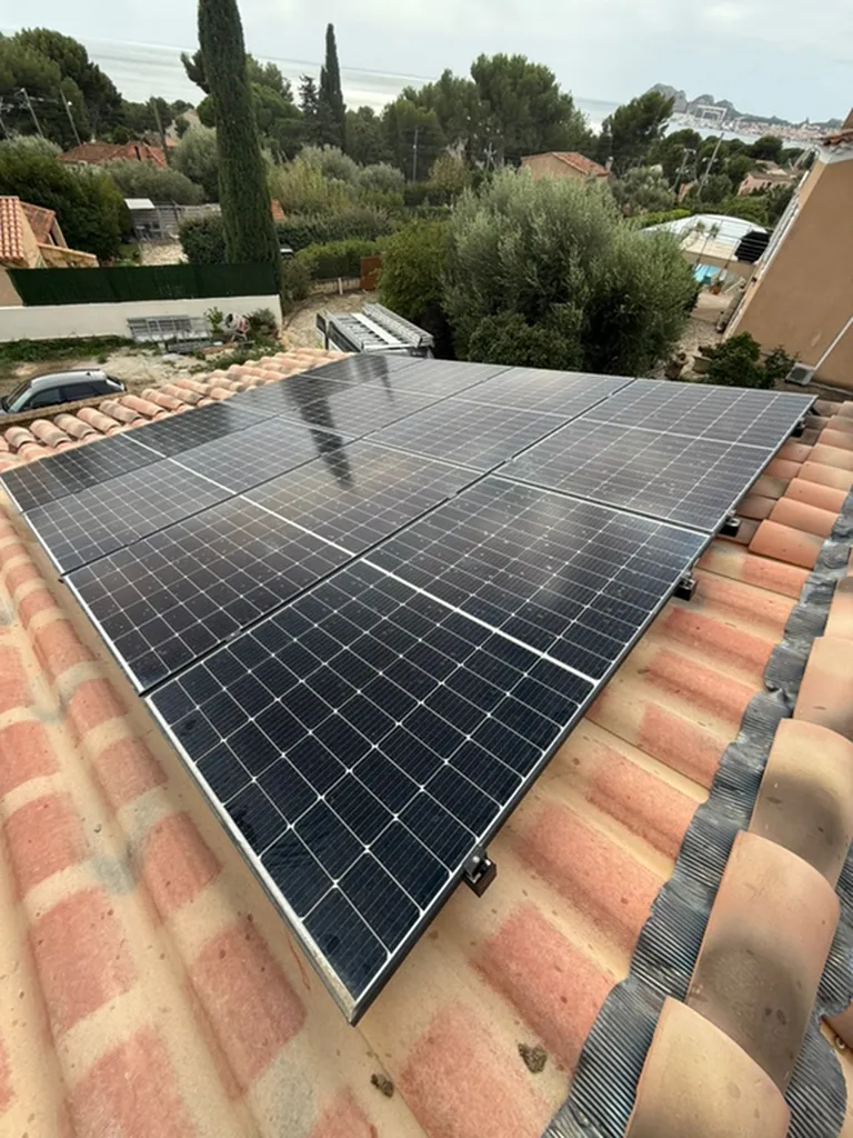 Provence Energie Solaire Services votre expert qualifié RGE pour vos installations solaires 