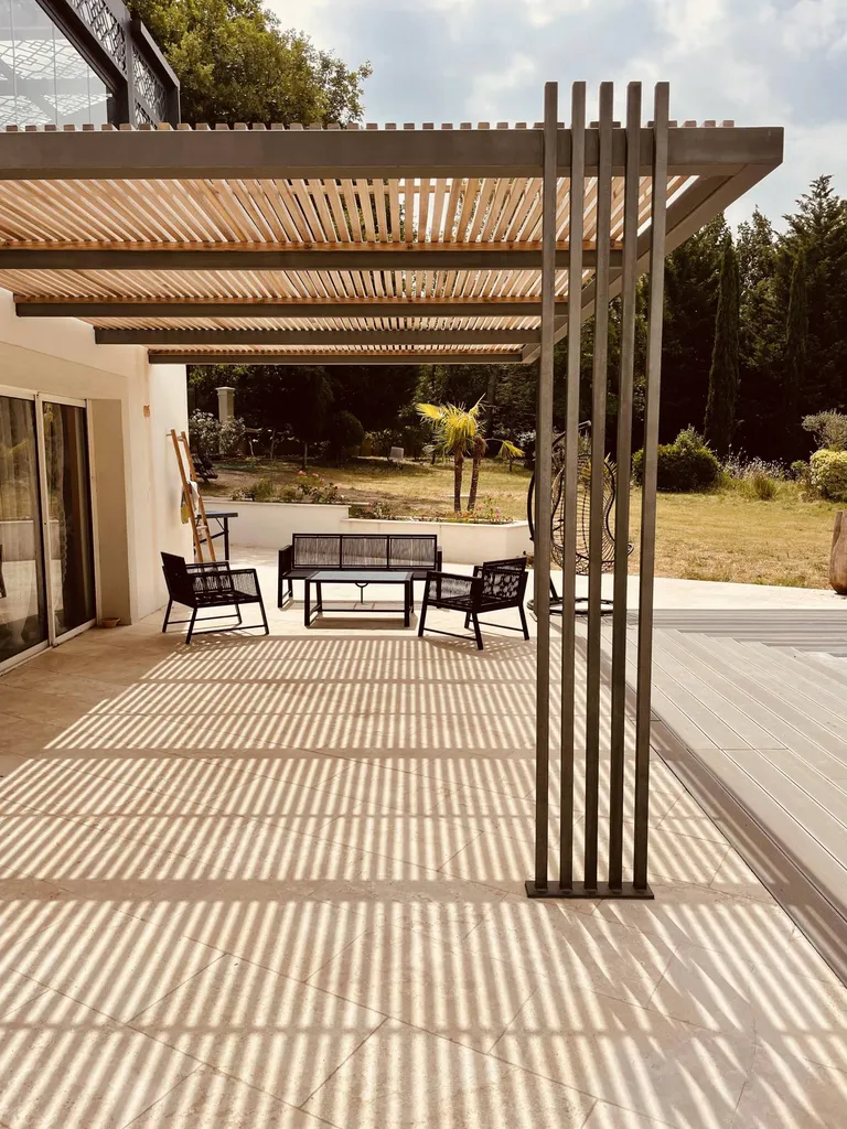 Pergola bois et acier sur mesure à Sanary sur Mer