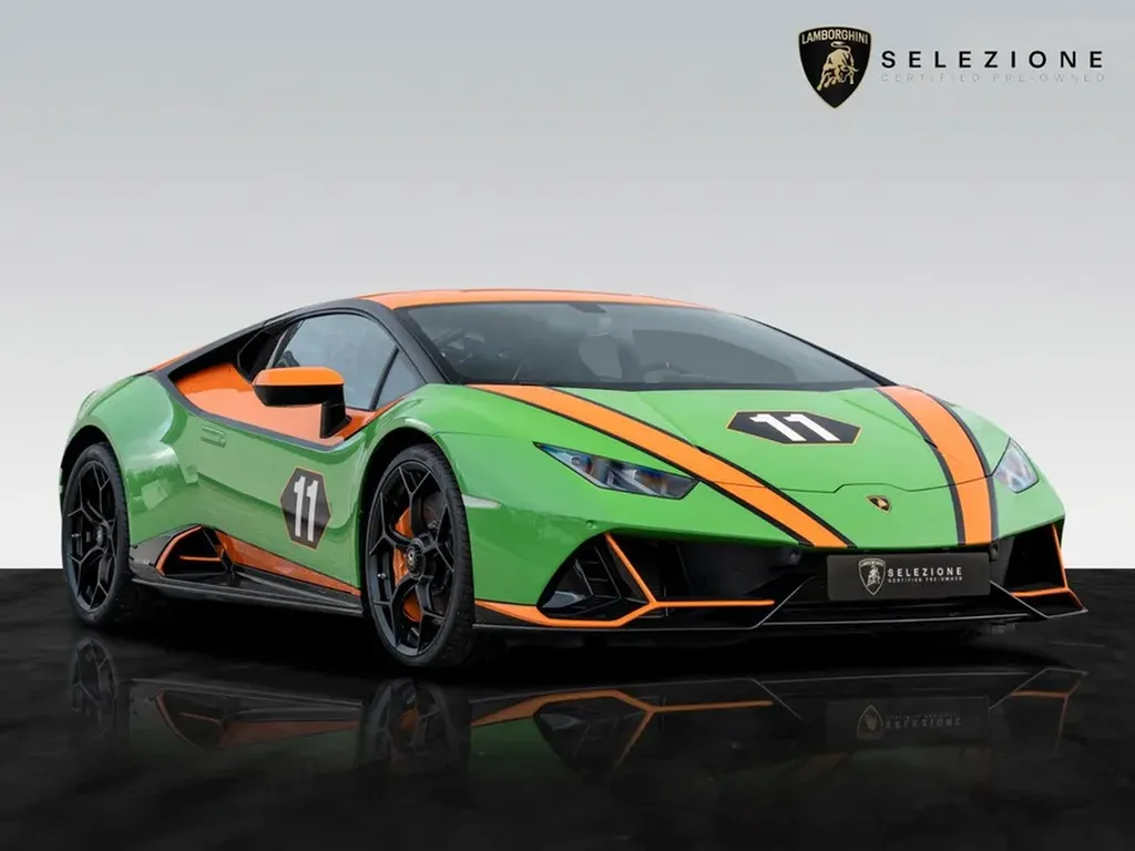 Lamborghini Huracán EVO GT Celebration 1 of 36 – Vue avant exclusive Bordeaux