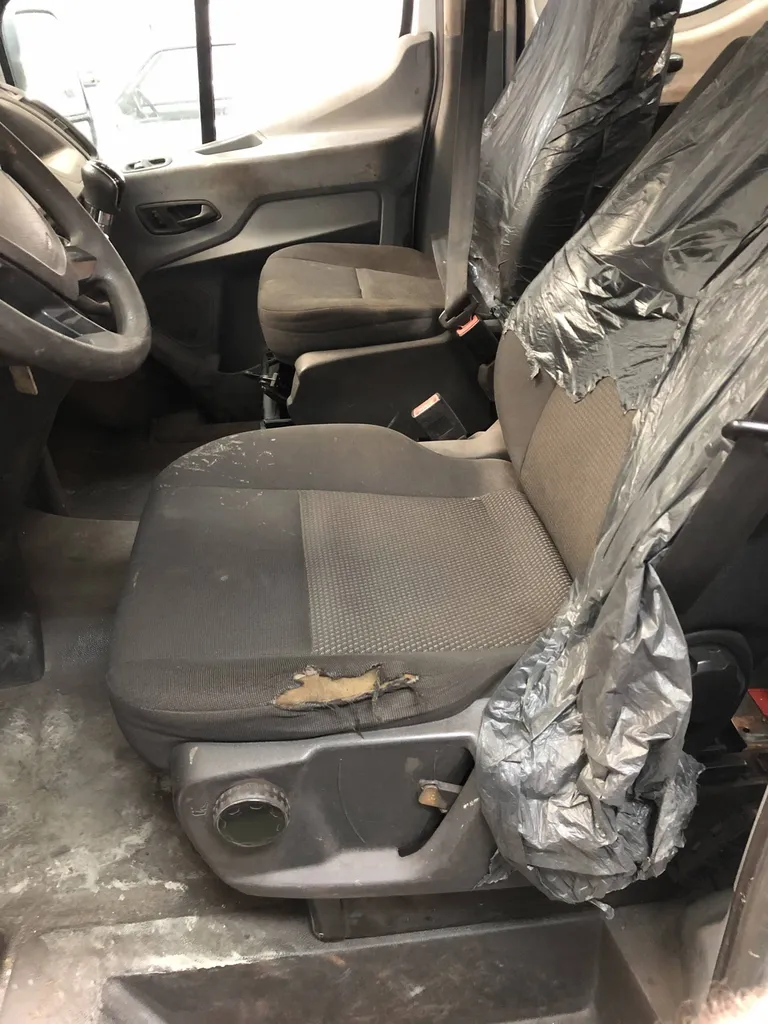 La vérification du siège conducteur fait partie du point de contrôle technique 