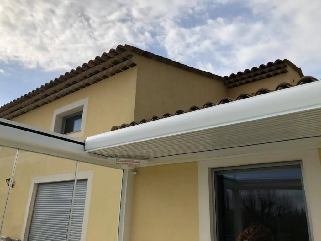 Entreprise pour pose de pergola fermée avec des rideaux de verre a mougins 06