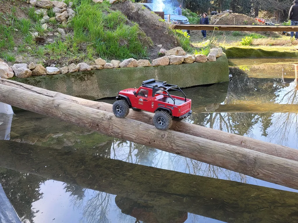 Piloter un crawler RC : l'animation exclusive pour dynamiser vos séminaires d'entreprise en région PACA