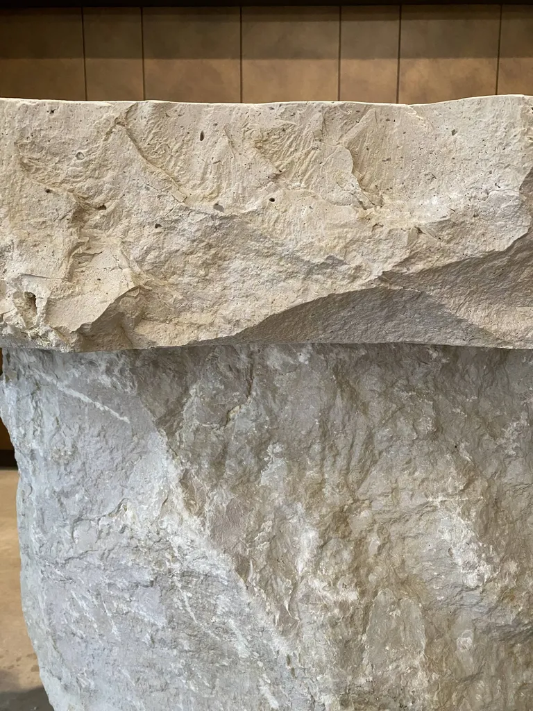 Table sur-mesure en Pierre de Vianne à Châteaurenard