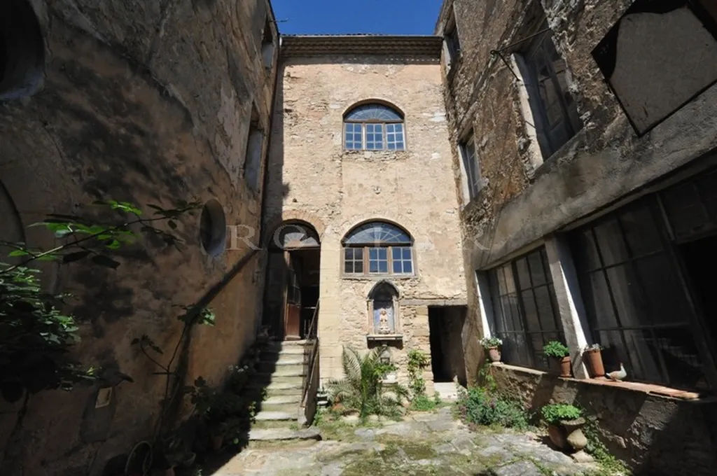 Authentique Hôtel Particulier  dans un village proche du Mont Ventoux