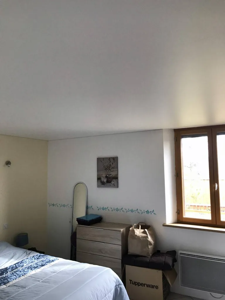 Recouvrir, masquer, un plafond en bois brut avec des poutrelles (plancher) - Labastidette proche de Toulouse - Plafonds Tendus Occitans