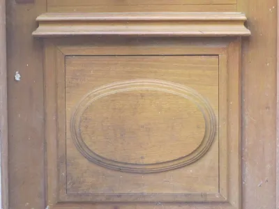 Réalisation d'une porte d'entrée dimmeuble en bois exotique à Marseille