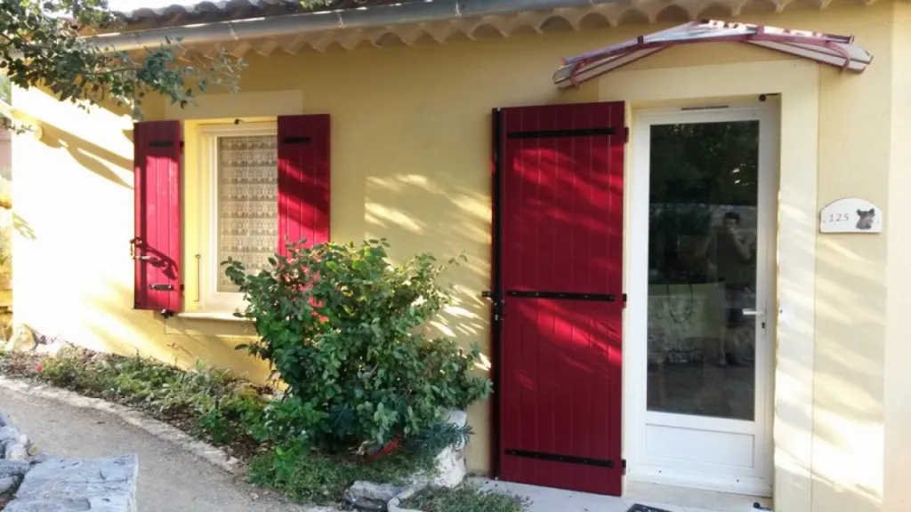 Volet battant isolant autour de Vaison 