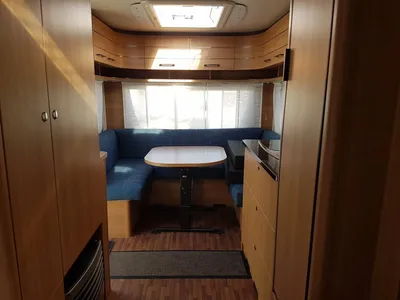 VENDUE BELLE CARAVANE LMC STYLE 460D en 1700 Kgs PTAC, 4 COUCHAGES