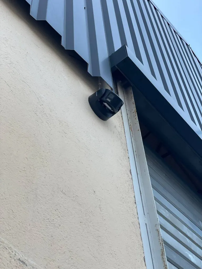 Caméra extérieure Hikvision Six-Fours