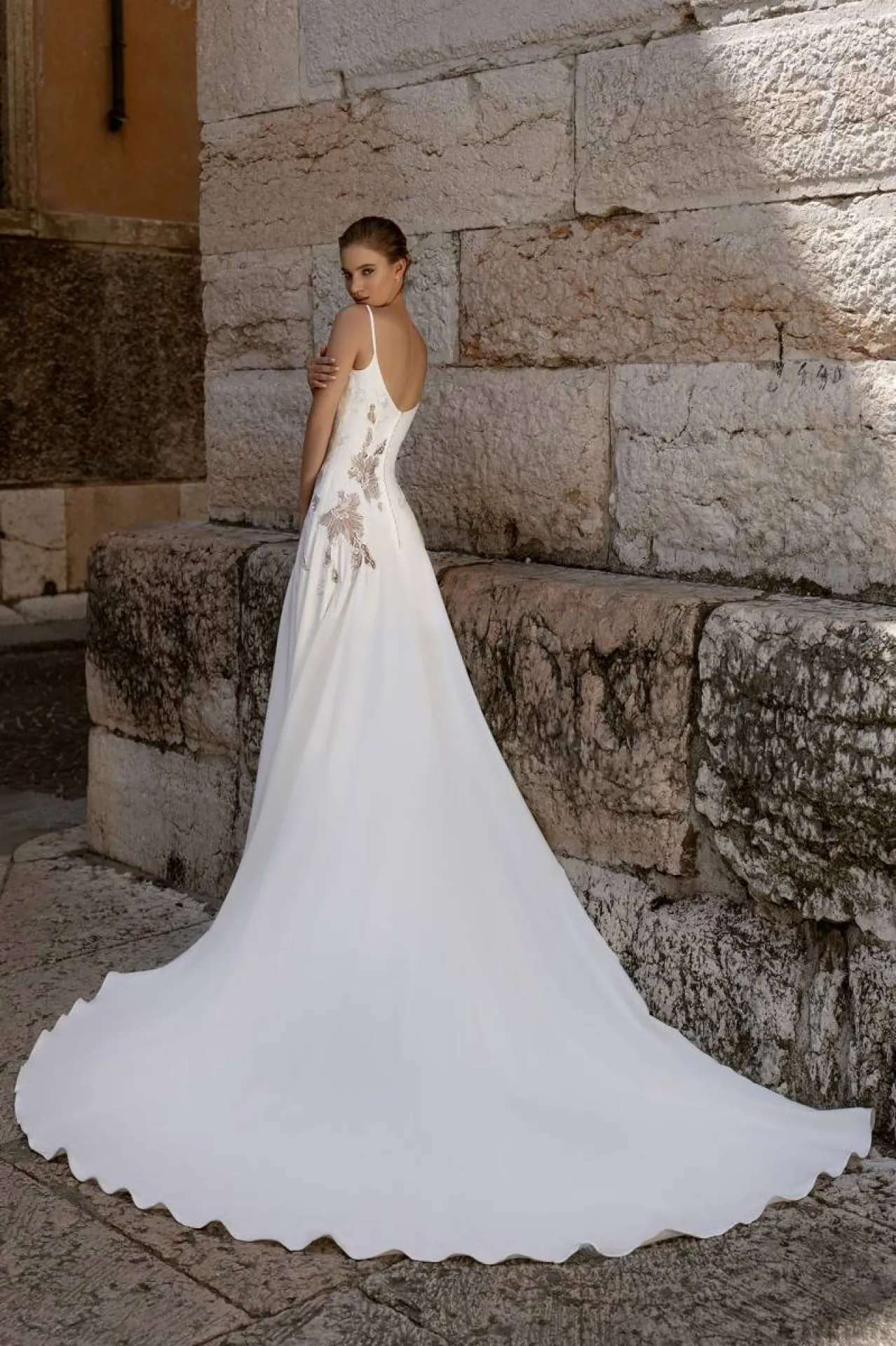 ROBE COLLECTION BELLA 22420 2024 12345 .