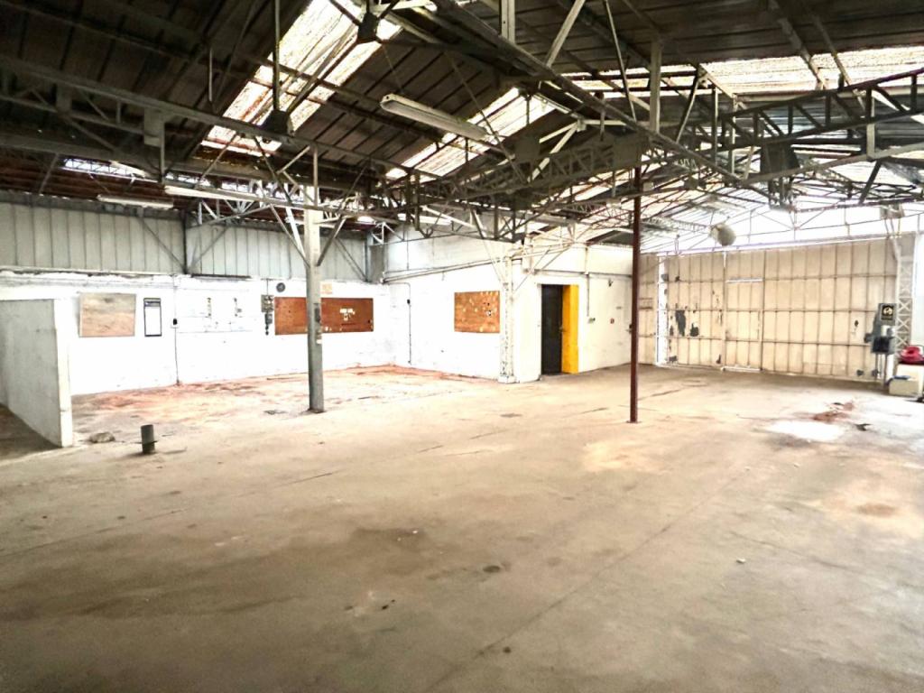 Ensemble immobilier (maison + ancien Garage automobile) Bègles  