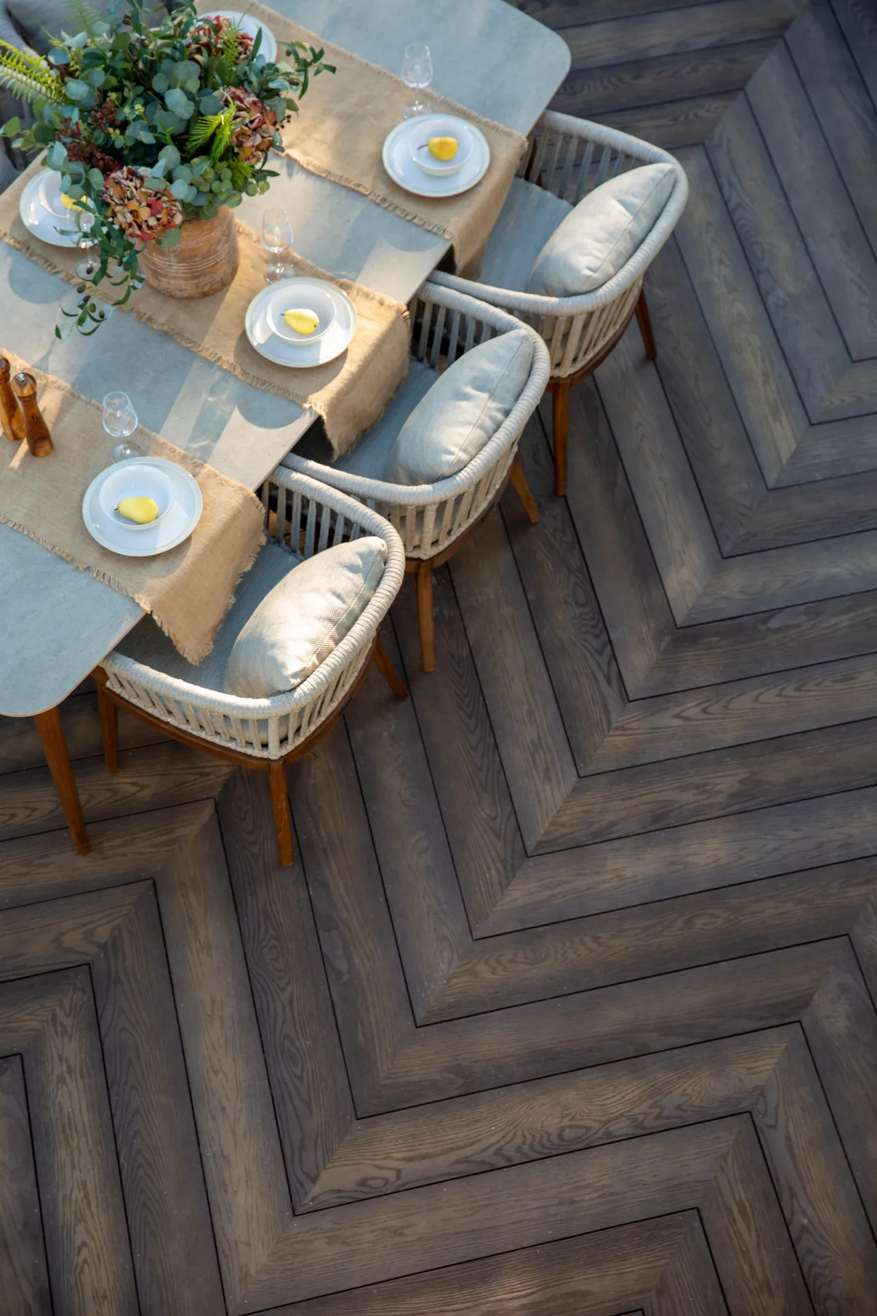 Pose de parquet en point de Hongrie à Aix-en-Provence, proche de Marseille, pour un intérieur élégant en région PACA