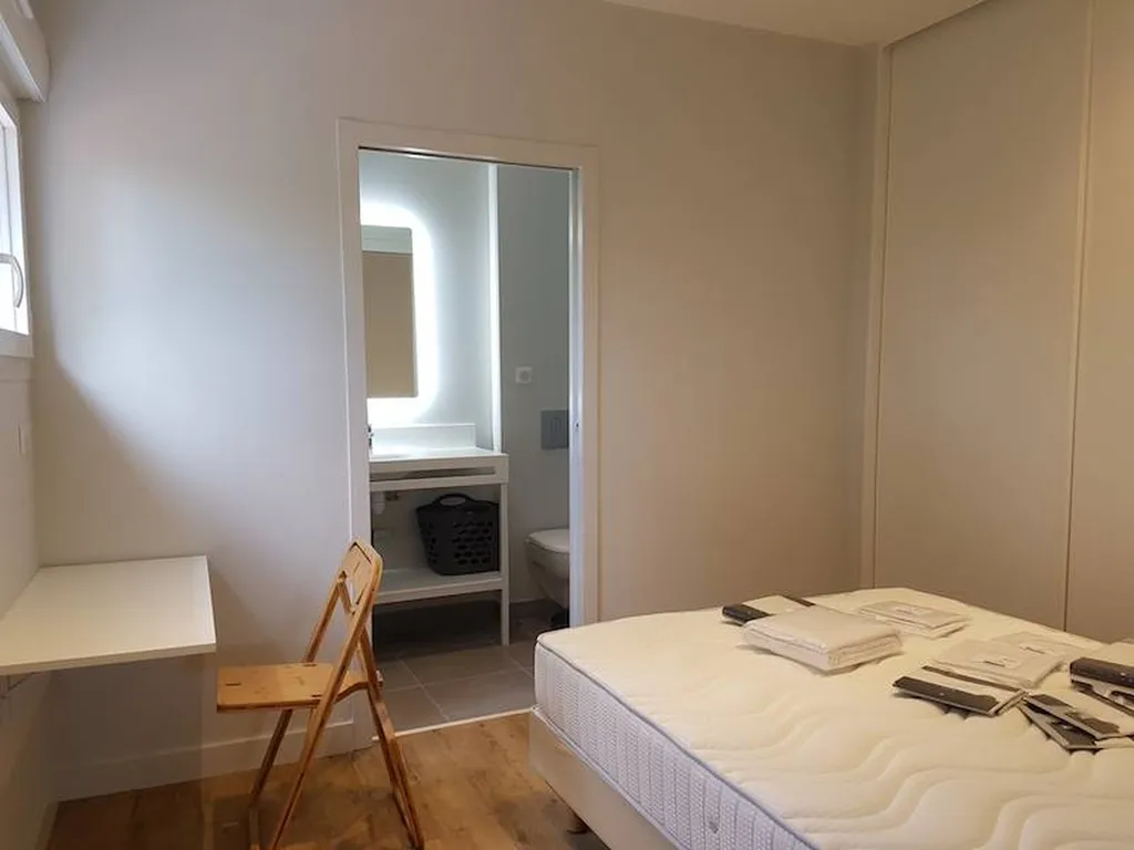 Deux pièces meublé de standing  à louer  Pessac clinique mutualiste 