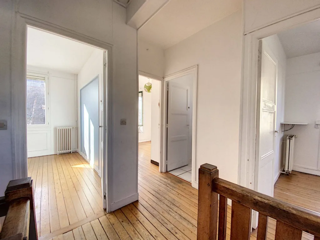 Maison à vendre, avec 5 chambres, garage et Jardin clos à Rouen 76000 gare quartier Saint André. 