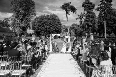 cérémonie symbolique dans une abbaye