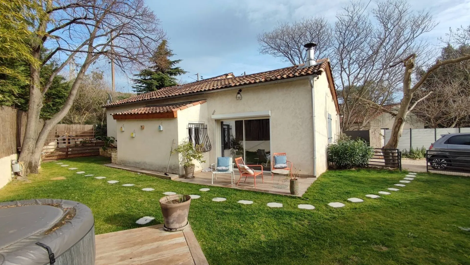 Vente maison individuelle T3/4 Cassis  en très bon état avec parkings sur terrain plat et clos