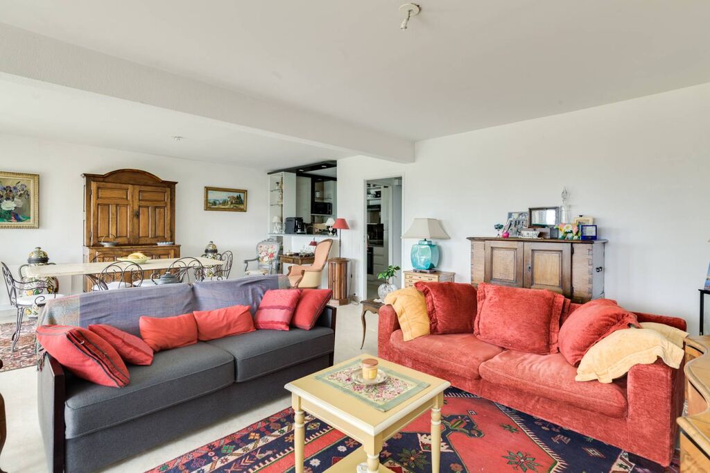 Cassis - T3 avec terrasse, jardin privatif et parking dans résidence de standing   