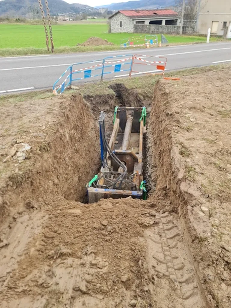 Entreprise spécialisée en terrassement dans la roche, fonçage de canalisation et forage horizontal pour travaux publics complexes techniques sécurisés professionnels