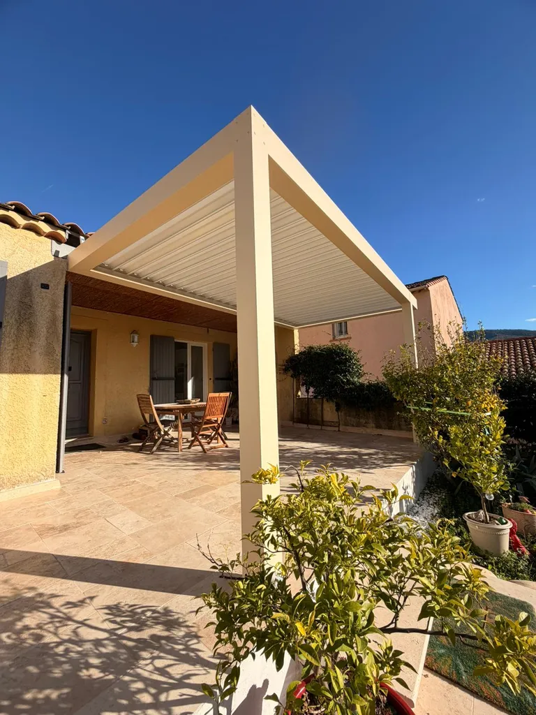 Pergola bioclimatique lames orientables Agen