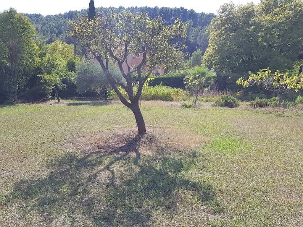 VENDU! Terrain 1122 m² - SOLLIES-PONT