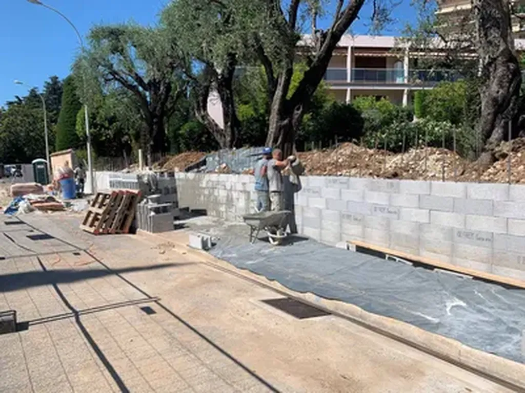 Reprise en sous-œuvre et réfection de plancher : Sécurisez la structure de votre bâtiment dans le Var et les Alpes-Maritimes