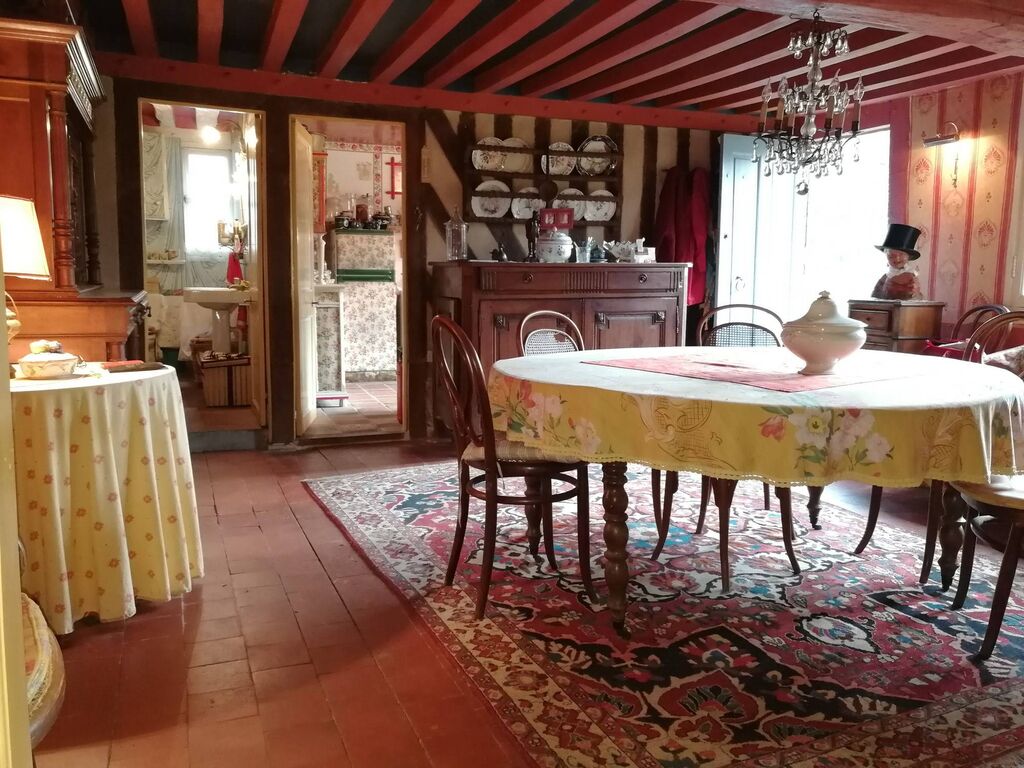 A acquérir, proche des commodités, Maison à colombages située en Normandie