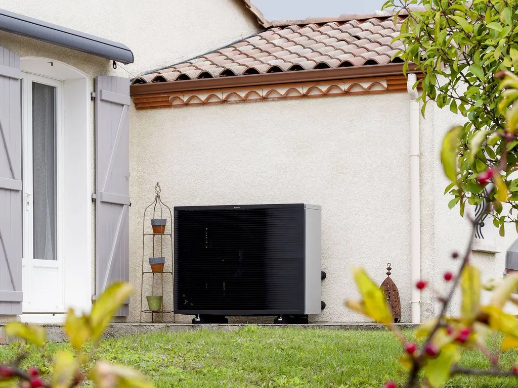 Installation de pompe à chaleur Air-Air Daikin certifiée RGE au Pays de Gex - Étude gratuite et économies d'énergie