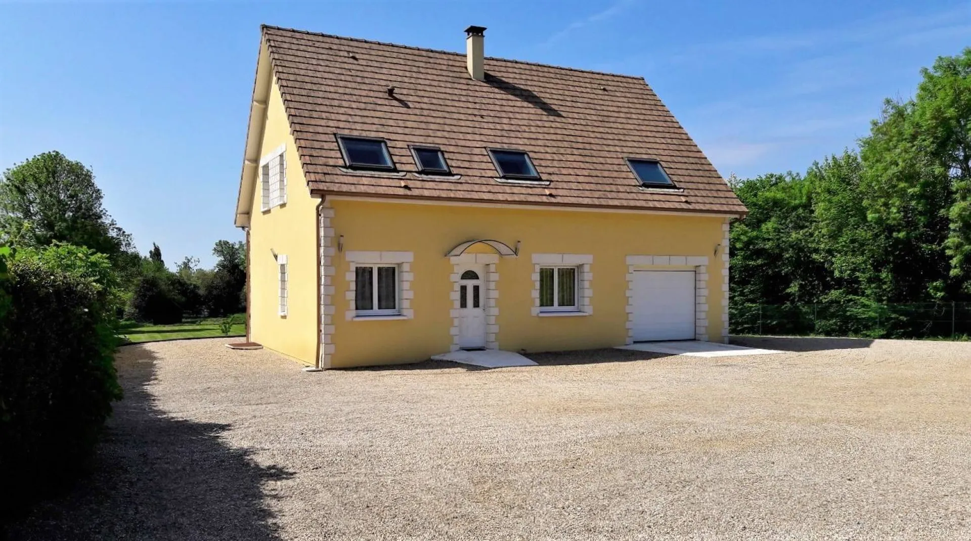 Recherche pavillon 6 chambres avec jardin à tourville la campagne 27370