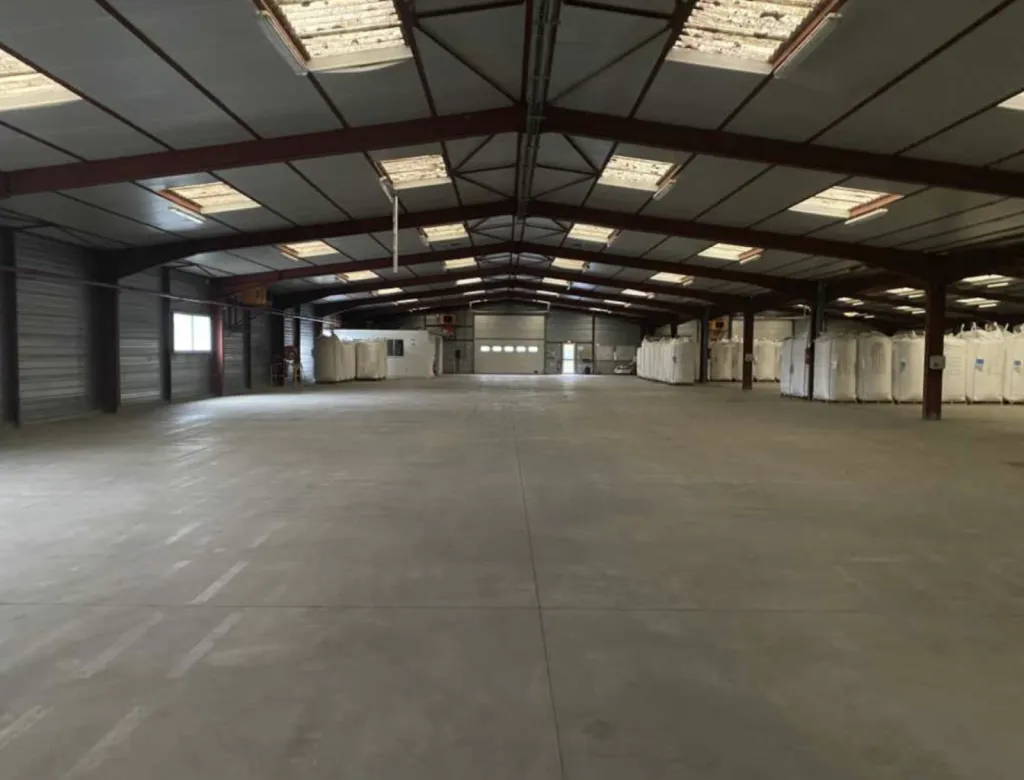 LIVAROT - Locaux d'activités de 2 400 m² divisibles à partir de 1 200 m²