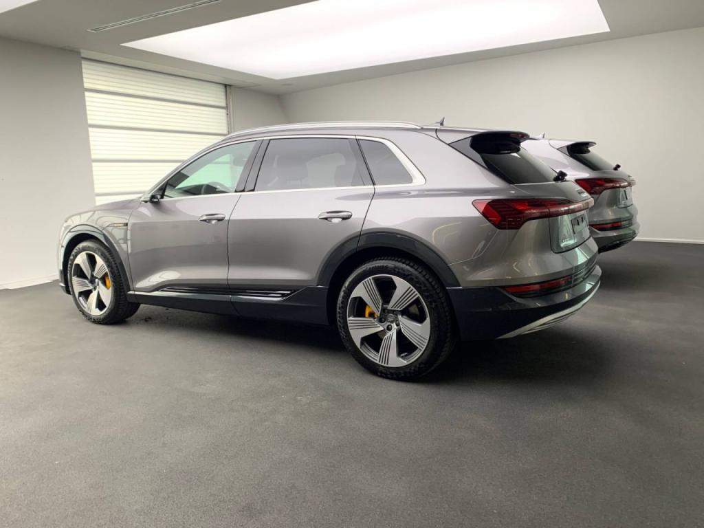 Traitement céramique véhicule neuf Audi E-tron à Moungins