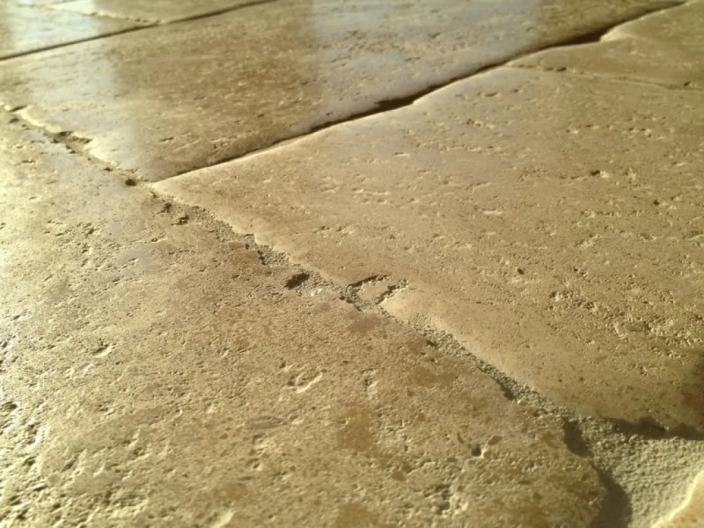 Les pierres naturelles au 36 rue de Bourgogne à Paris avec les pierres naturelles de Dordogne (Limeyrat, Auberoche, Montagnac d'Auberoche)