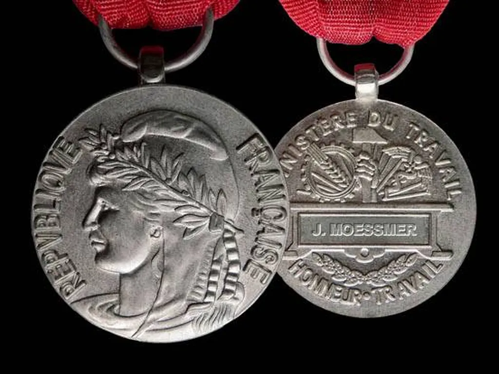 FABRICATION ET VENTE DE COUPES-MEDAILLES ET TROPHEES PERSONNALISES, SUR-MESURE, PRES DE STRASBOURG ET SUR TOUTE LA FRANCE
