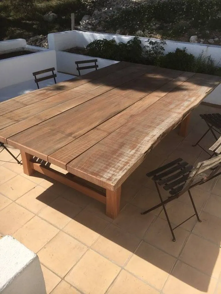 Rendu de la table réalisée par nos menuisiers en bois exotique brut