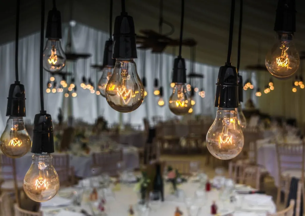 Le jour de votre mariage, My Event' By Jenny chapeautera le bon déroulement de la journée, coordonnera les prestataires et accueillera vos invités. 