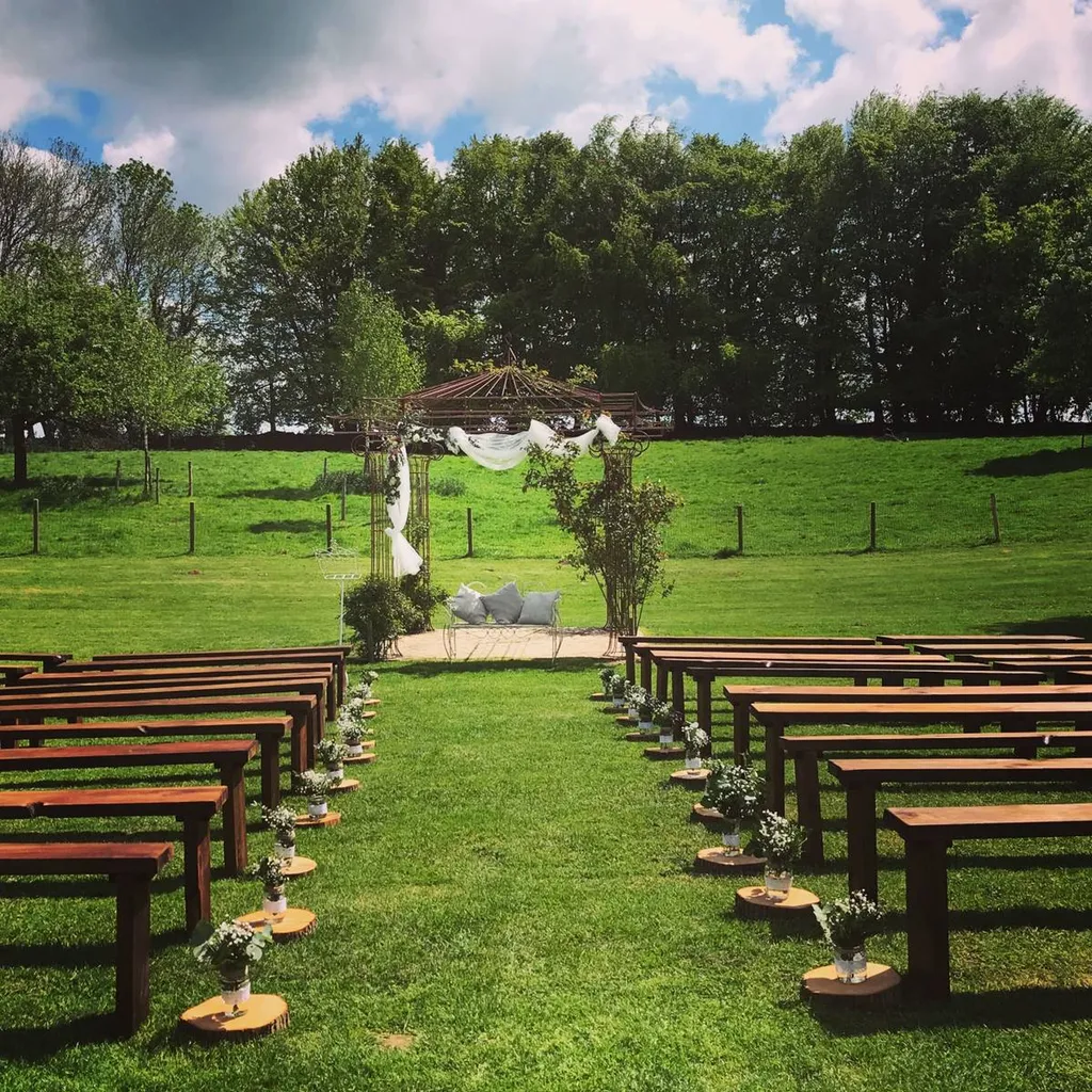 Location de banc en bois au Havre