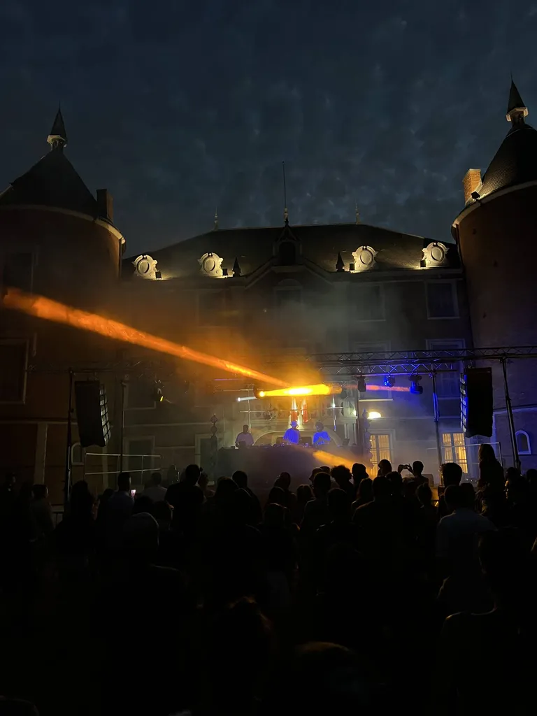Prestation son et lumière Le Bal des Restos à Solliès-Pont VAR 83