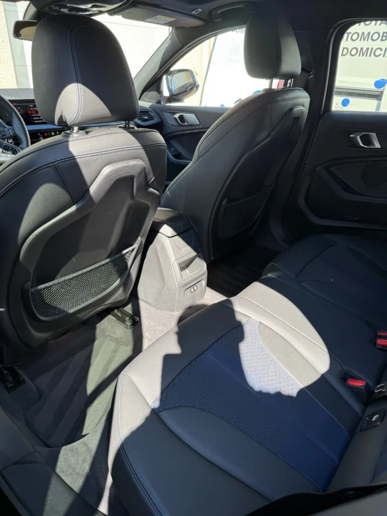 Redonnez à votre BMW Série 1 tout son éclat grâce à notre nettoyage complet intérieur et extérieur réalisé par des experts à Saint-Etienne.