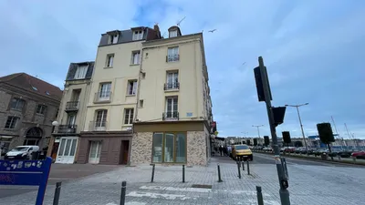 Ensemble de 3 appartements loués avec vue port, proche de la gare – Centre-ville de Dieppe, Normandie 76.