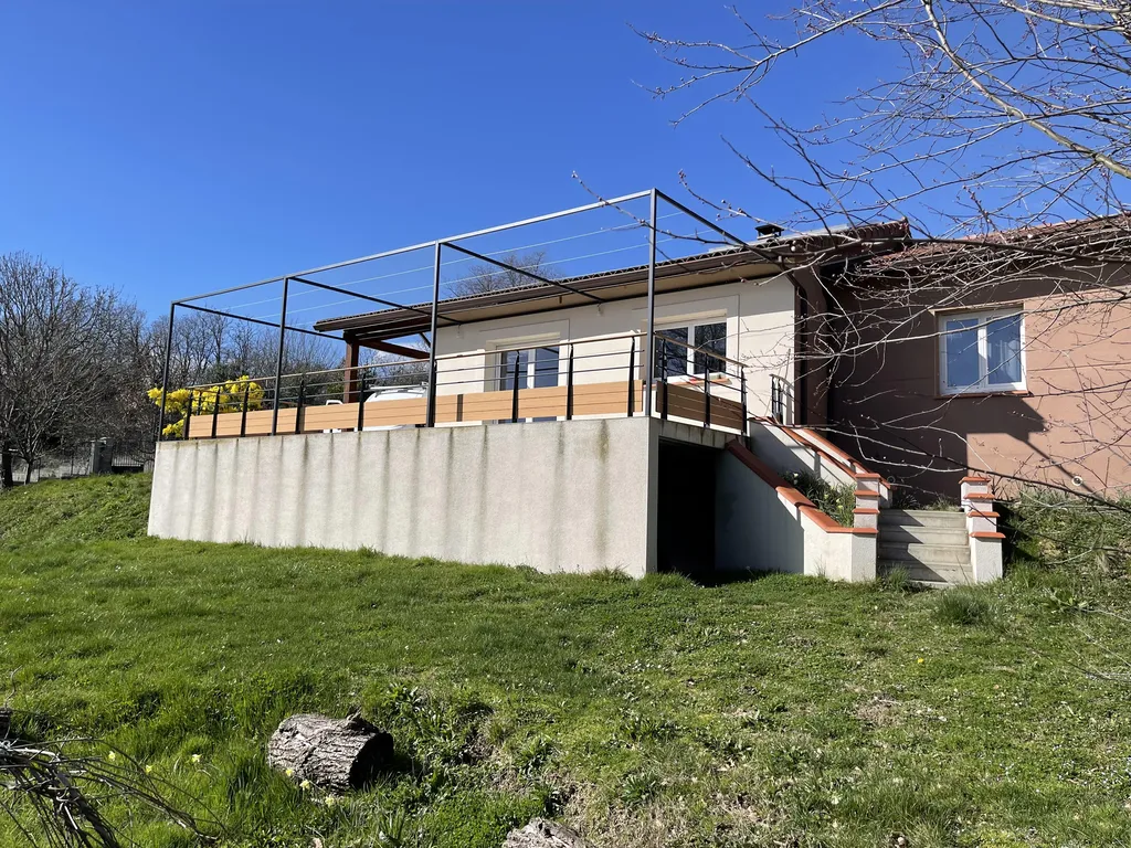 Fabrication d'une structure de pergola pour plantes grimpantes en acier thermolaqué à Saubens