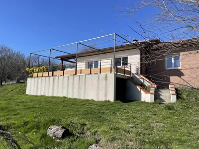 Fabrication d'une structure de pergola pour plantes grimpantes en acier thermolaqué à Saubens