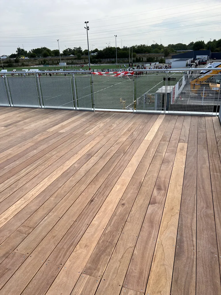 Transformation extérieure : quand CAV Terrasse Bois redonne vie à une terrasse