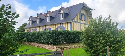 A vendre, belle maison normande récente avec jardin de 3 491 m², à L'Hôtellerie 14100